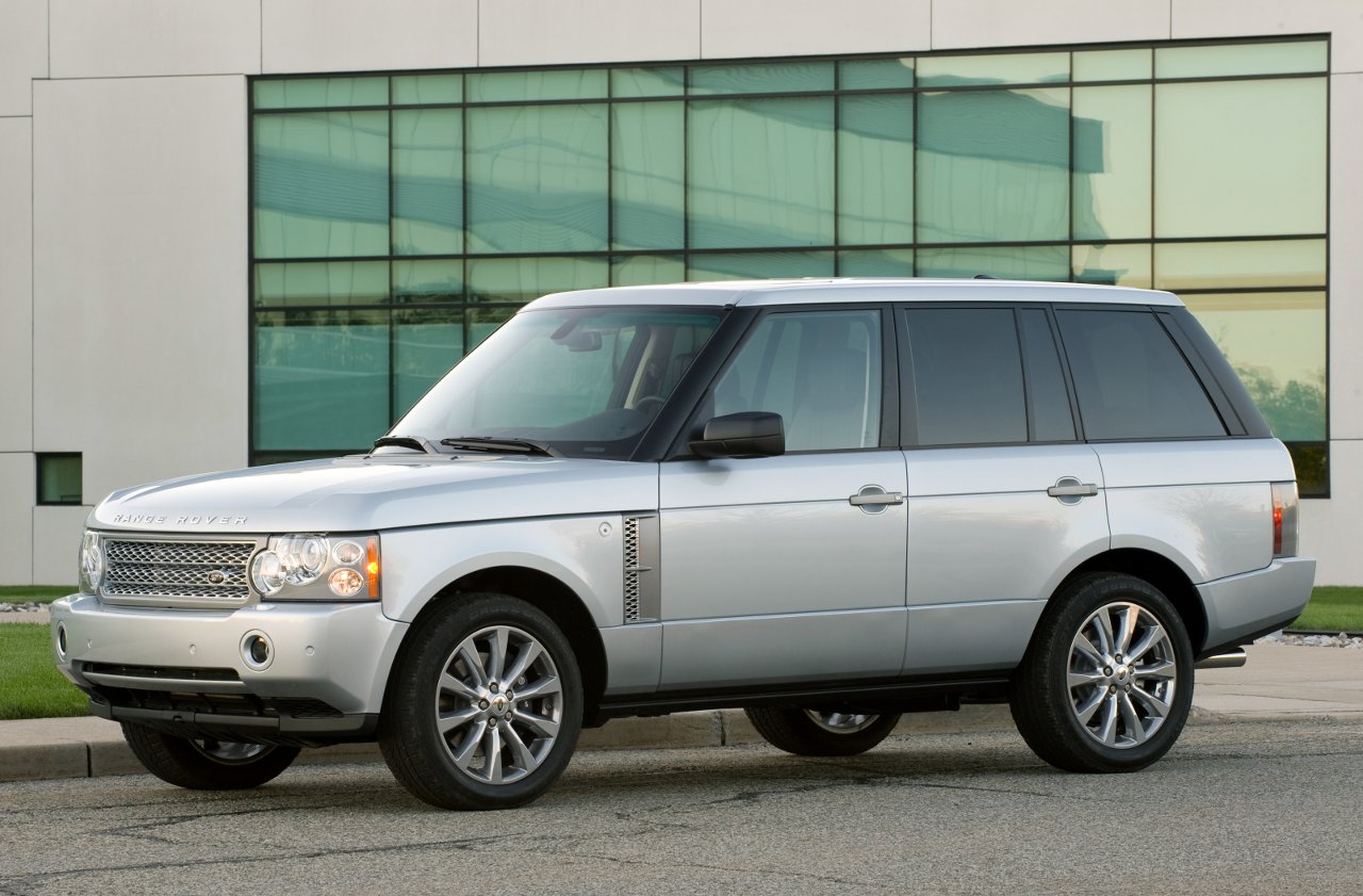 A Range Rover outside a famous person's house, yesterday